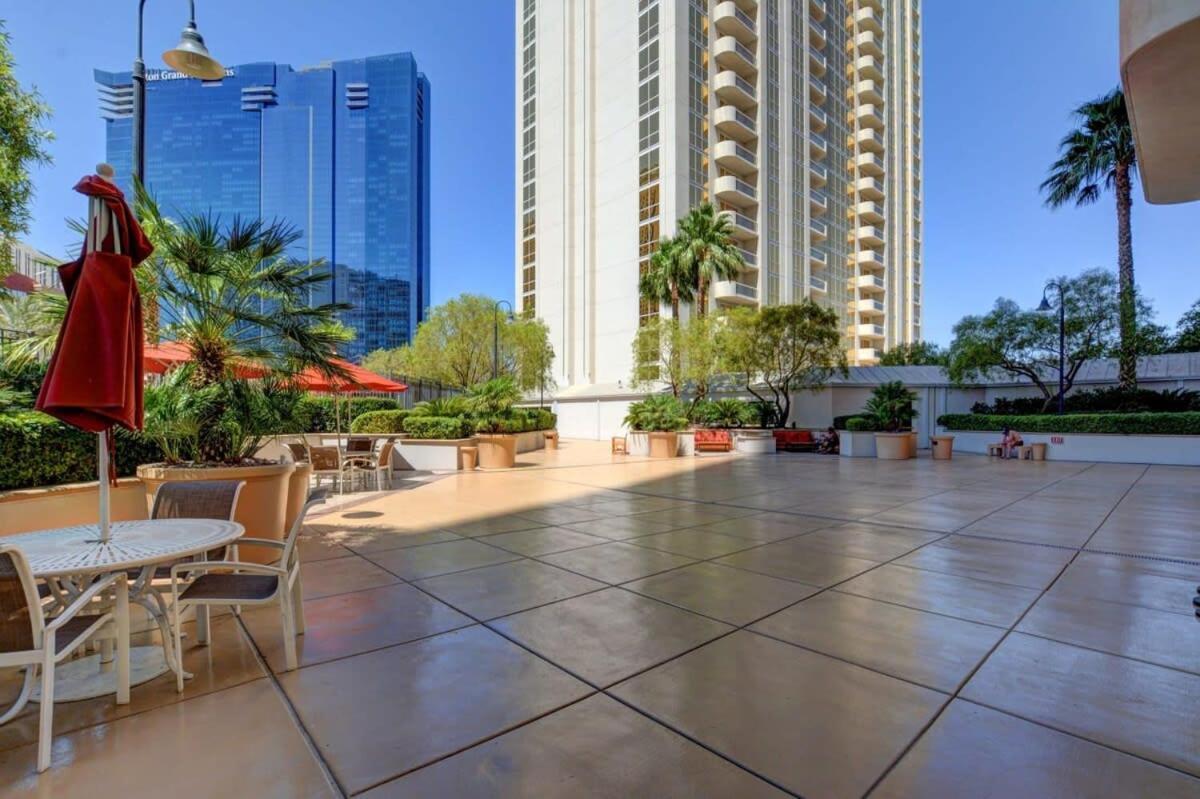 Mgm Signature-18-703 Strip View Jacuzzi Studio ลาสเวกัส ภายนอก รูปภาพ